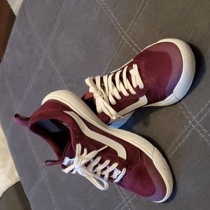 Vans ultrarange exo maroon suede shoes WOMEN'S SIZE 9, MEN's SIZE 7.5